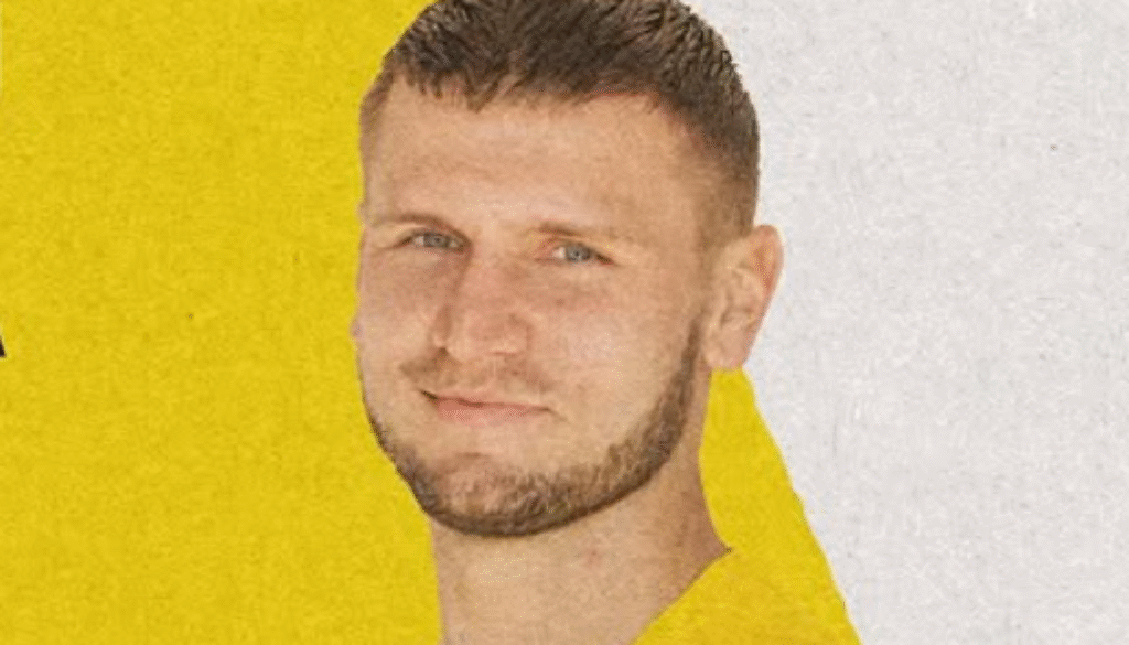 En stark säsong, en ännu starkare grupp – Mikey Carlsson stannar i Hanaskogs IS