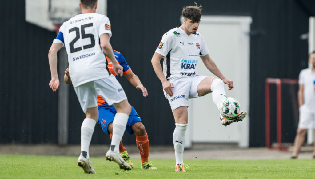Fotboll, Division 3 Sydvästra Götaland, Vejby - Åstorp